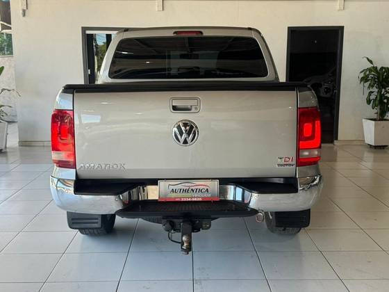 VOLKSWAGEN AMAROK 2.0 HIGHLINE 4X4 CD 16V TURBO INTERCOOLER DIESEL 4P AUTOMÁTICO VOLKSWAGEN AMAROK 2.0 HIGHLINE 4X4 CD 16V TURBO INTERCOOLER DIESEL 4P AUTOMÁTICO